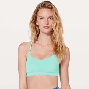 Lululemon Nulu Y Bra teal, size 6